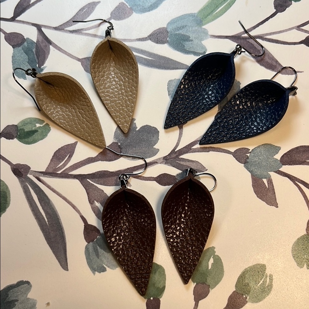 Elegant Leather Leaf Earrings Set - Tan, Blue, Brown - Picture 3 of 12